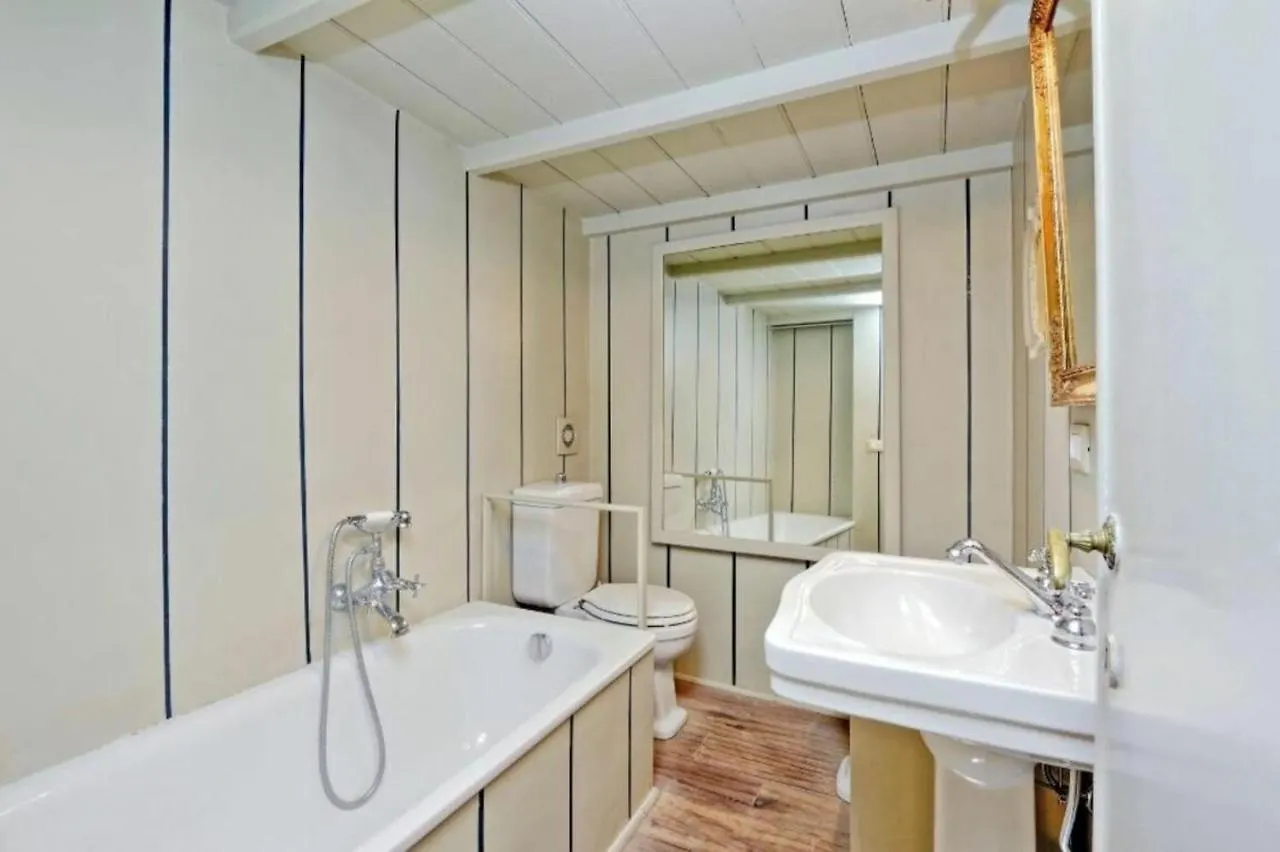 Apartment Studio Apt In Rome City Centre Via Gregoriana By Halldis
