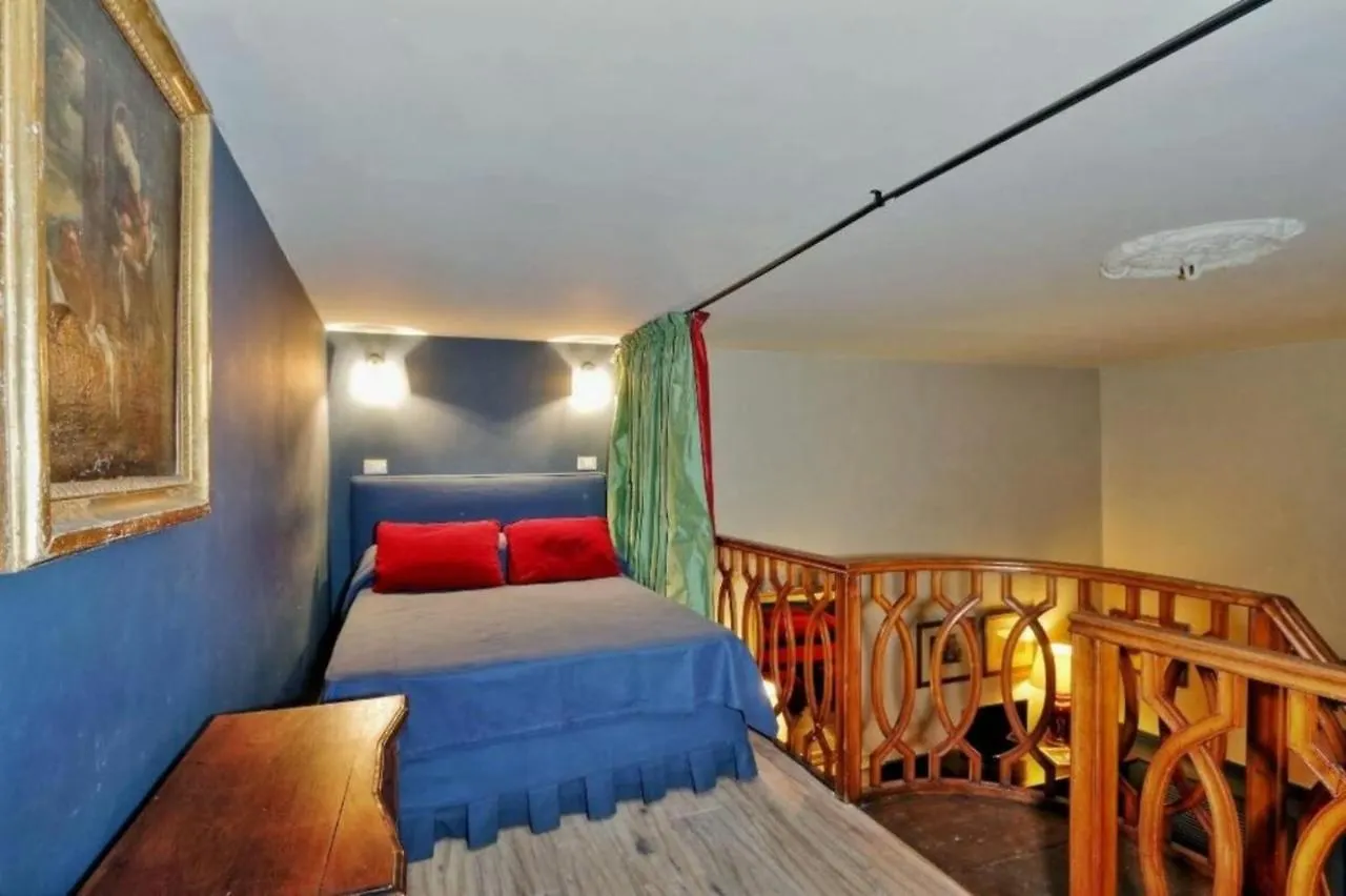 Studio Apt In Rome City Centre Via Gregoriana By Halldis Apartment