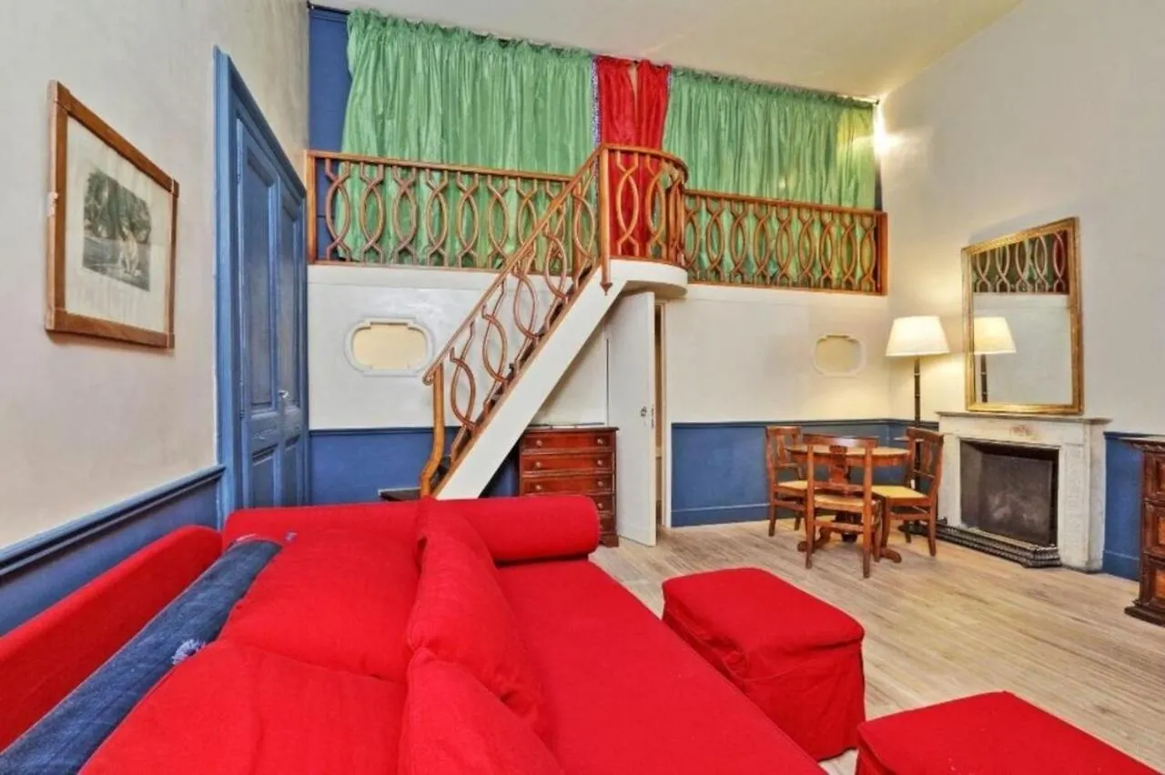 Studio Apt In Rome City Centre Via Gregoriana By Halldis
