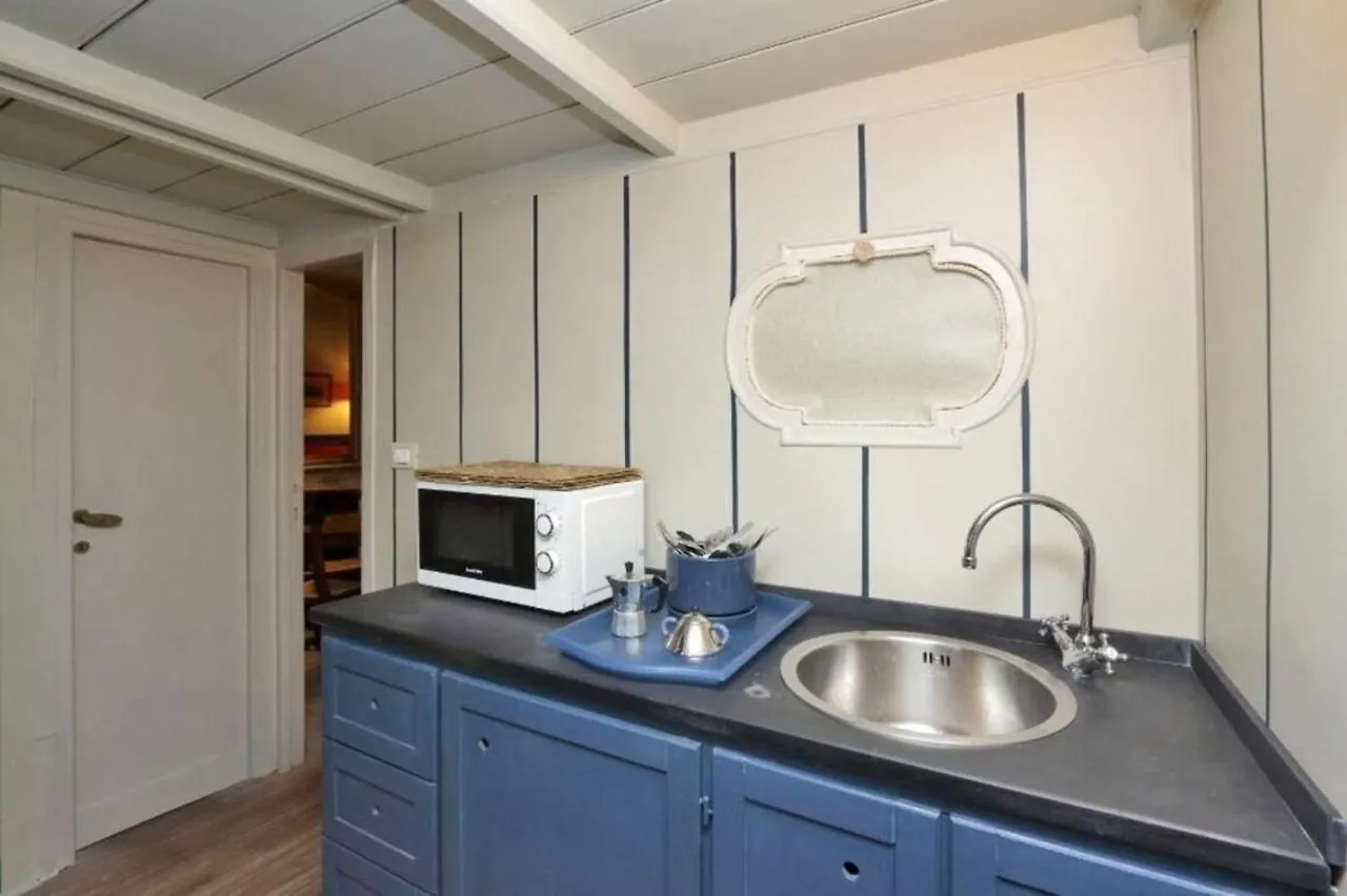 Studio Apt In Rome City Centre Via Gregoriana By Halldis Apartment